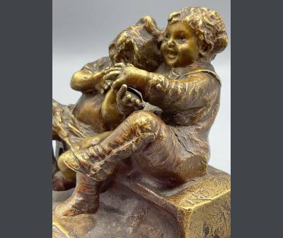Juan Clara . «  Deux Enfants Sur Un Banc ». Bronze .