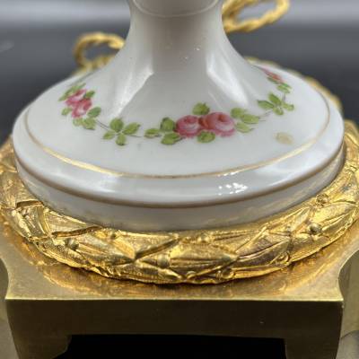 Lampe En Porcelaine , Style Louis XVI