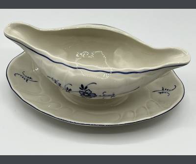 Chantilly sauce boat with twig +Villeroy and Bosch