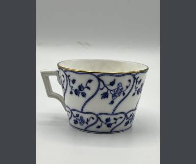 Minton. Service 12 Tea Cups .. XIXth Century