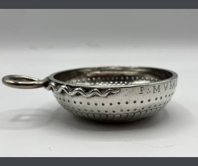 Wine Cup, Tastevin In Solid Silver. Late eighteenth, Early nineteenth century