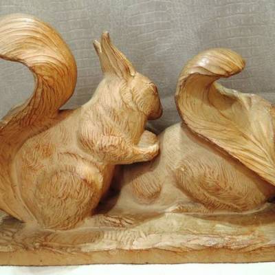 Terre cuite Art Déco. Deux écureuils, Signé PAULLIN