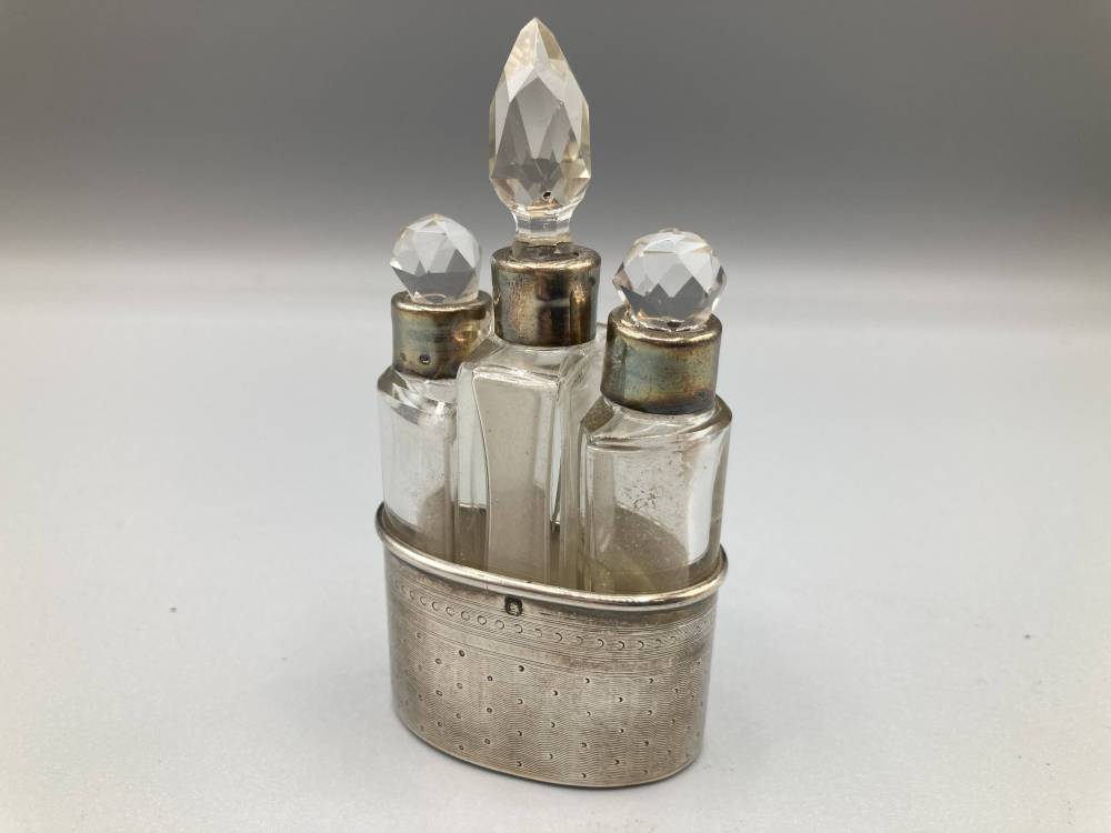 Flacons de senteurs ,cristal et argent. XIXè siècle